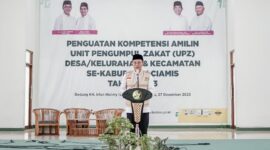 Bupati Ciamis, Herdiat Sunarya memberikan sambutan pada acara Penguatan Kompetensi Amilin UPZ Desa/Kelurahan & Kecamatan se-Kabupaten Ciamis.