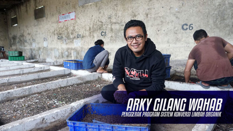 Arky Gilang Wahab, Penggerak Program Sistem Konversi Limbah Organik. (FOTO: MongAbay)